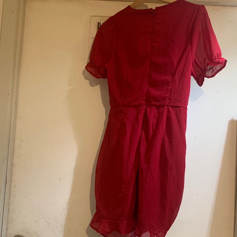 PrettyLittleThing Red Ruched Mini Dress - Picture 3 of 3